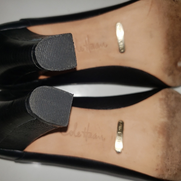 COLE Haan Black Leather Heels 8.5B - Picture 7 of 8